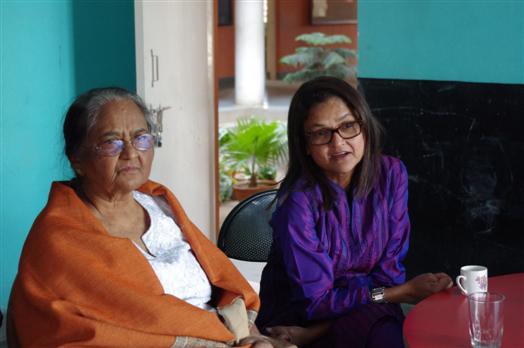 Iris Wilkinson en Aneeta Patel, voorzitter en secretaris Nav Jeevan Sanstha